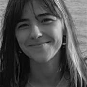 Me ofrezco a impartir clases de apoyo en edades comprendidas entre los 6 y 18 años, ya que podría preparar cualquiera de las materias con antelación. En cuanto a idiomas, mi nivel es nativo en español y gallego; mientras que tengo un nivel medio tanto en